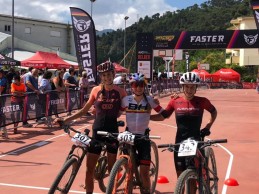 Ismael Estaban y Rocío García ganan en Estella la última prueba del Superprestigio Faster MTB