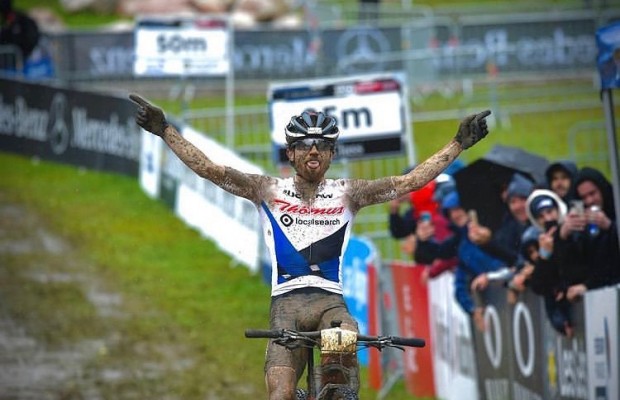 Mathias Flueckiger domina y gana la Copa del Mundo de Les Gets 2021