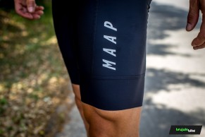 Probamos el maillot Evade Pro Base y el culotte Team Bib Evo de Maap: alta costura ciclista
