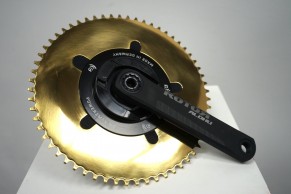 plato-carbono-titanio-vatios/