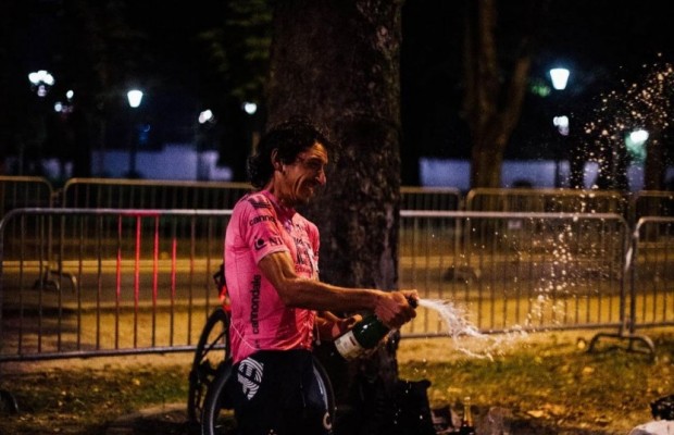 Lachlan Morton finishes his Tour de France arriving in Paris 5 days ahead of the peloton