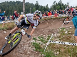 Nino Schurter impone su ley en la Copa del Mundo de La Bresse 2018