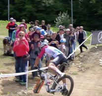 Nino Schurter impone su ley en la Copa del Mundo de La Bresse 2018
