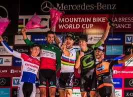 Nino Schurter impone su ley en la Copa del Mundo de La Bresse 2018
