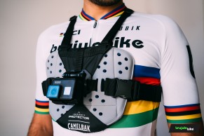 Testamos o Camelbak Sternum Protector, o colete mais selvagem para sua GoPro
