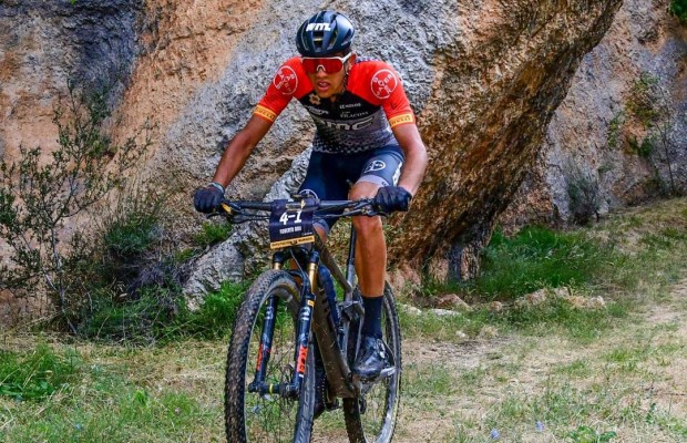 Roberto Bou se fractura la clavícula tras una caída en carrera