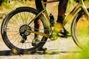 All for gravel with the new XPLR collection by SRAM, RockShox and Zipp