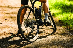 All for gravel with the new XPLR collection by SRAM, RockShox and Zipp