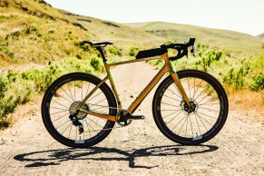 All for gravel with the new XPLR collection by SRAM, RockShox and Zipp