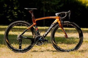 Carapaz lleva su oro olímpico a esta exclusiva Pinarello Dogma F