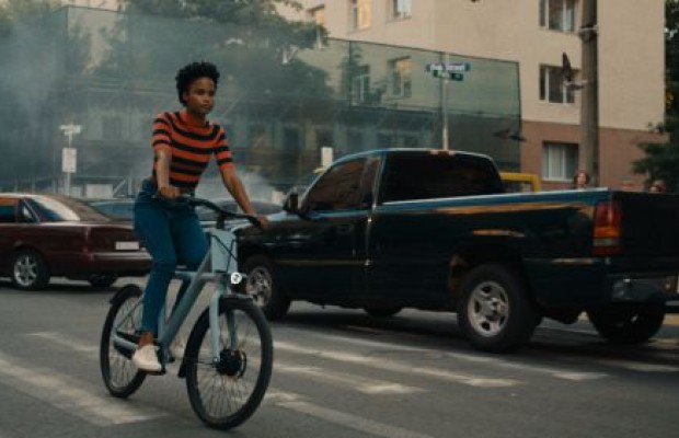 La bicicleta contra el caos del tráfico urbano, así es el nuevo anuncio de VanMoof