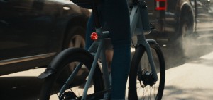 La bicicleta contra el caos del tráfico urbano, así es el nuevo anuncio de VanMoof