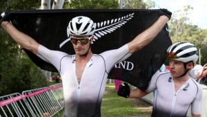 Sam Gaze fue amenazado de muerte por esta celebración