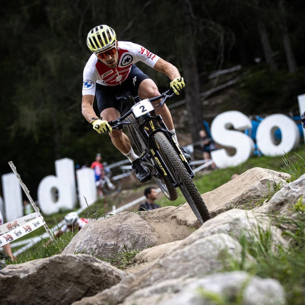 Nino Schurter rises from the ashes to 2021 XCO World Champion