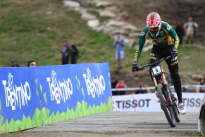 Greg Minnaar se proclama Campeón del Mundo DH con casi 40 años, Myriam Nicole gana en mujeres