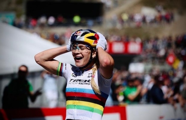 Evie Richards dynamites to win the 2021 XCO World Cup in Lenzerheide