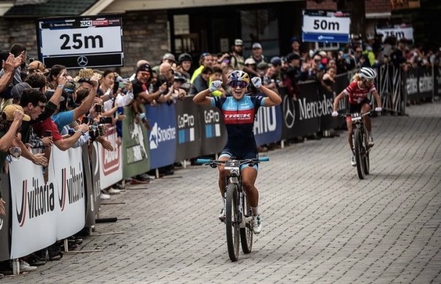 Evie Richards shows her power again to win the 2021 Snowshoe 2021 Short Track