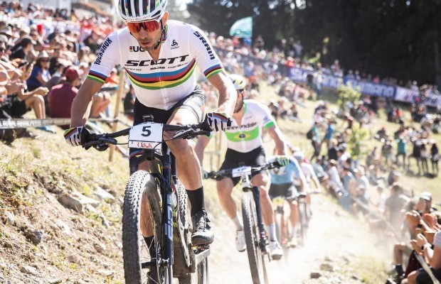 Nino Schurter disputará o Mundial de XCM 2021 e vai tentar a dobradinha