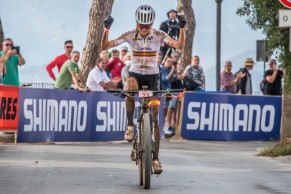 Andreas Seewald and Mona Mitterwallner are crowned 2021 XCM World Champions
