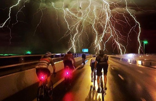 O que fazer se você for surpreendido por uma tempestade na bicicleta