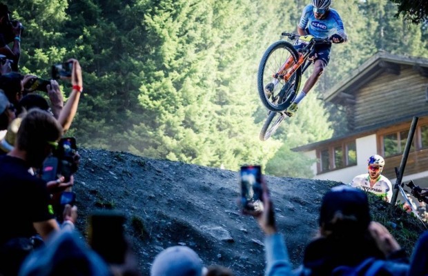 O melhor da Copa do Mundo XCO Lenzerheide resumido em 13 minutos