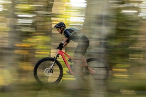 Canyon NEURON and SPECTRAL feature the new RockShox Flight Attendant