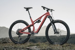 Canyon NEURON and SPECTRAL feature the new RockShox Flight Attendant