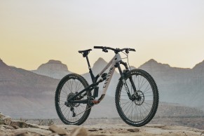 Canyon NEURON and SPECTRAL feature the new RockShox Flight Attendant