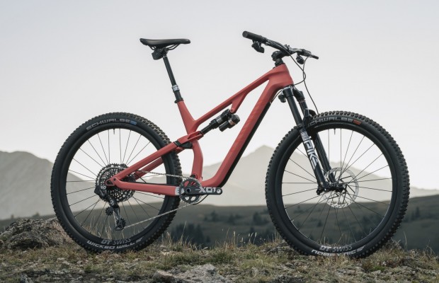 A Canyon NEURON e SPECTRAL chegam com a nova "assistente de voo" da RockShox