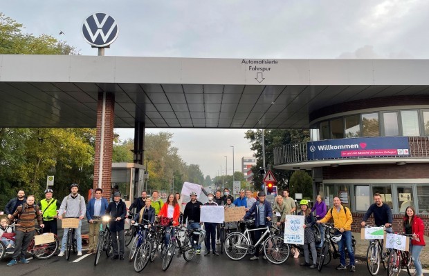O CEO da Volkswagen avisa: "Os carros só terão futuro urbano se as bicicletas tiverem espaço suficiente"