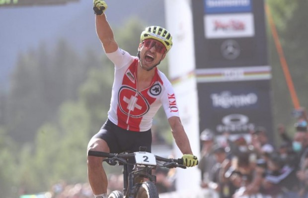 Schurter se torna o mais jovem e mais velho ciclista a ganhar um Campeonato Mundial XCO, aqui nós relembramos seus 9 campeonatos
