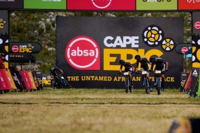Frey-Stiebjahn y Frei-Stigger ganan la etapa 1 de la Cape Epic 2021, los líderes se mantienen