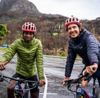 El debut de Lachlan Morton en la Cape Epic junto a Kenneth Karaya