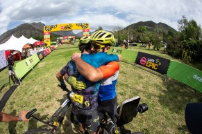 Hans Becking y José Días del Buff Scott ganan la etapa 4 de la Cape Epic 2021