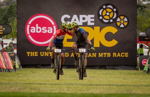 Hans Becking y José Días de nuevo son los más rápidos y ganan la etapa 5 de la Cape Epic 2021