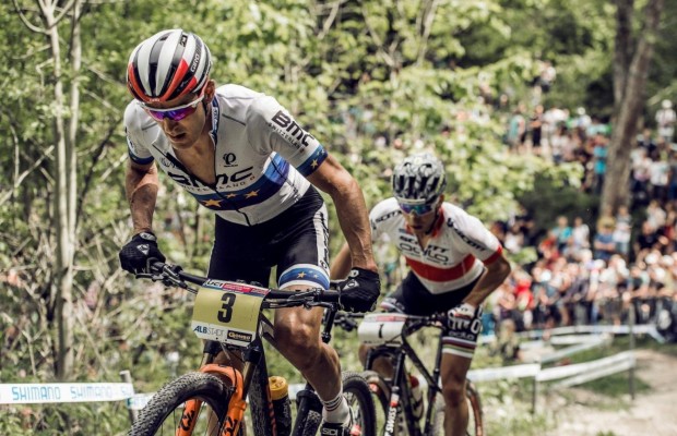 Por que e quando você deve pedalar fora da selim
