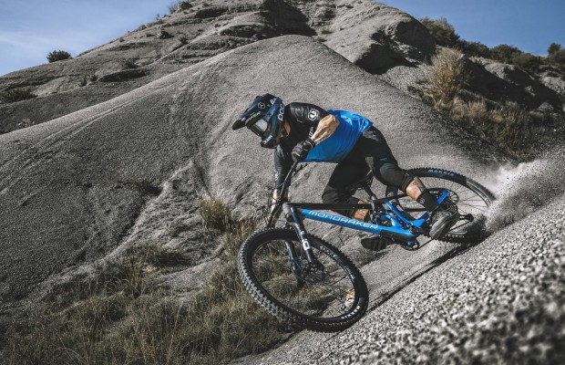 Mondraker Foxy Carbon 2022: mais resistente do que nunca