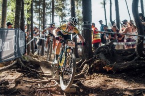 Bec McConnell renueva 2 años con el Primaflor Mondraker Racing Team