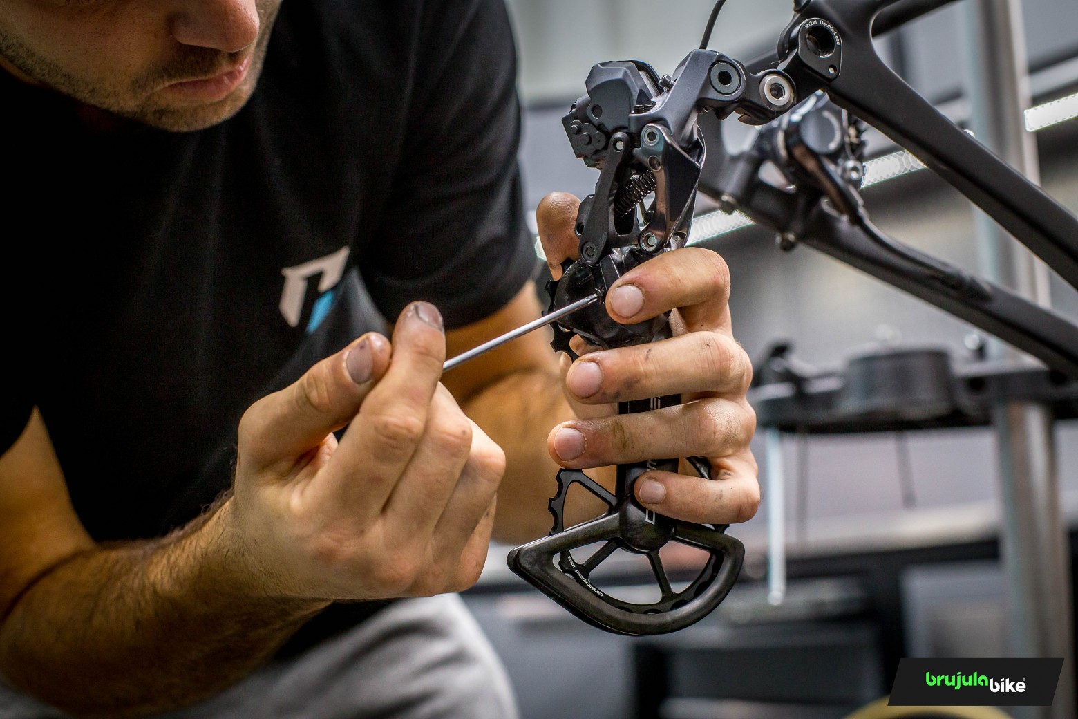 We test and compare oversized derailleur cages from Kogel and CeramicSpeed