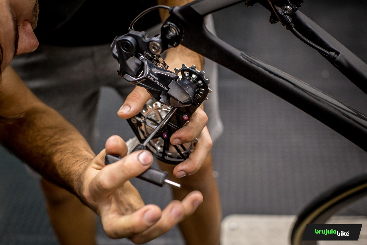 Probamos y comparamos las jaulas sobredimensionadas de Kogel y CeramicSpeed