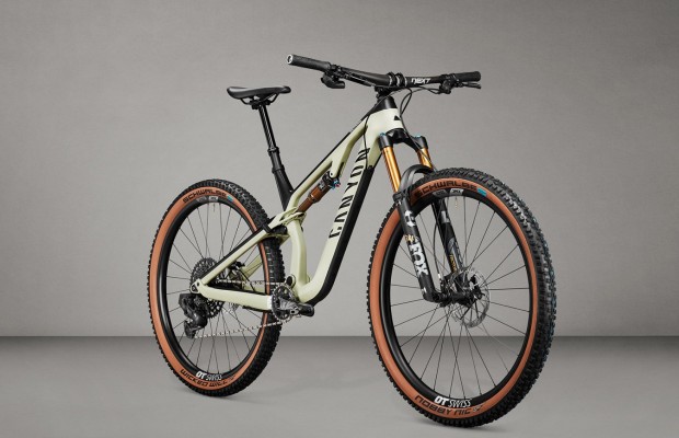 Nova Canyon Neuron 2022 de carbono