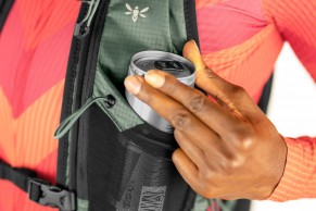 Apidura apresenta mochila de hidratação para gravel de competição