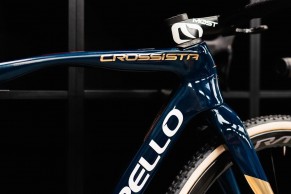 Tom Pidcock estrena una inédita Pinarello Crossista