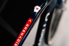 Tom Pidcock estrena una inédita Pinarello Crossista