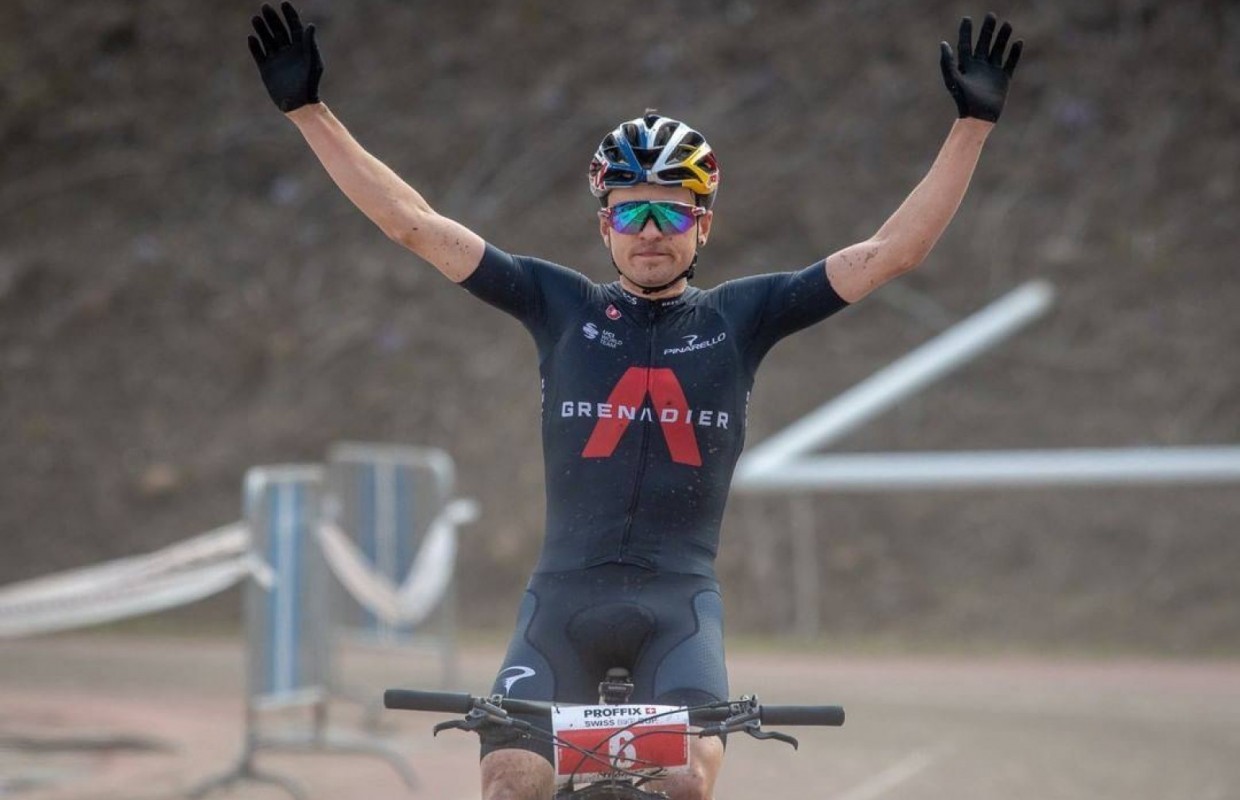 TOM PIDCOCK TAKES 2022 CYCLOCROSS WORLD CHAMPIONSHIP - Road Bike Action