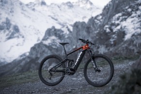 Nova MMR X-BOLT: tecnologia de ponta e total carbono