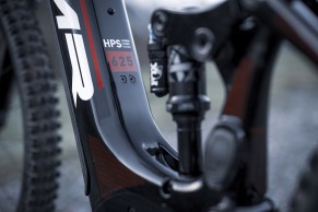 Nova MMR X-BOLT: tecnologia de ponta e total carbono