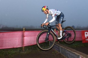 Tom Pidcock vence sua primeira Copa do Mundo CX Elite