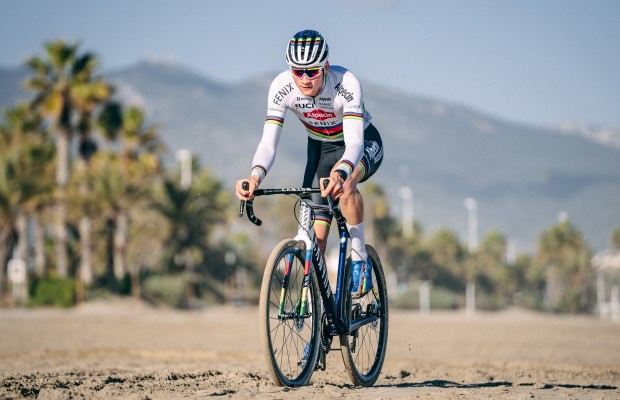 Van Der Poel atrasa sua estreia no CX devido a lesão no joelho