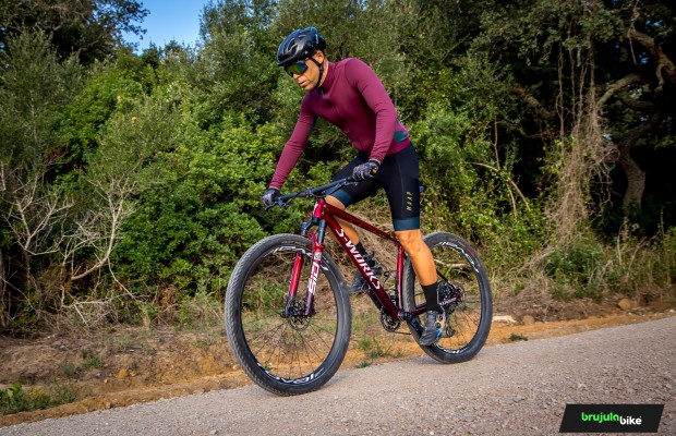 Testamos a polivalência e versatilidade da coleção MAAP Alt Road